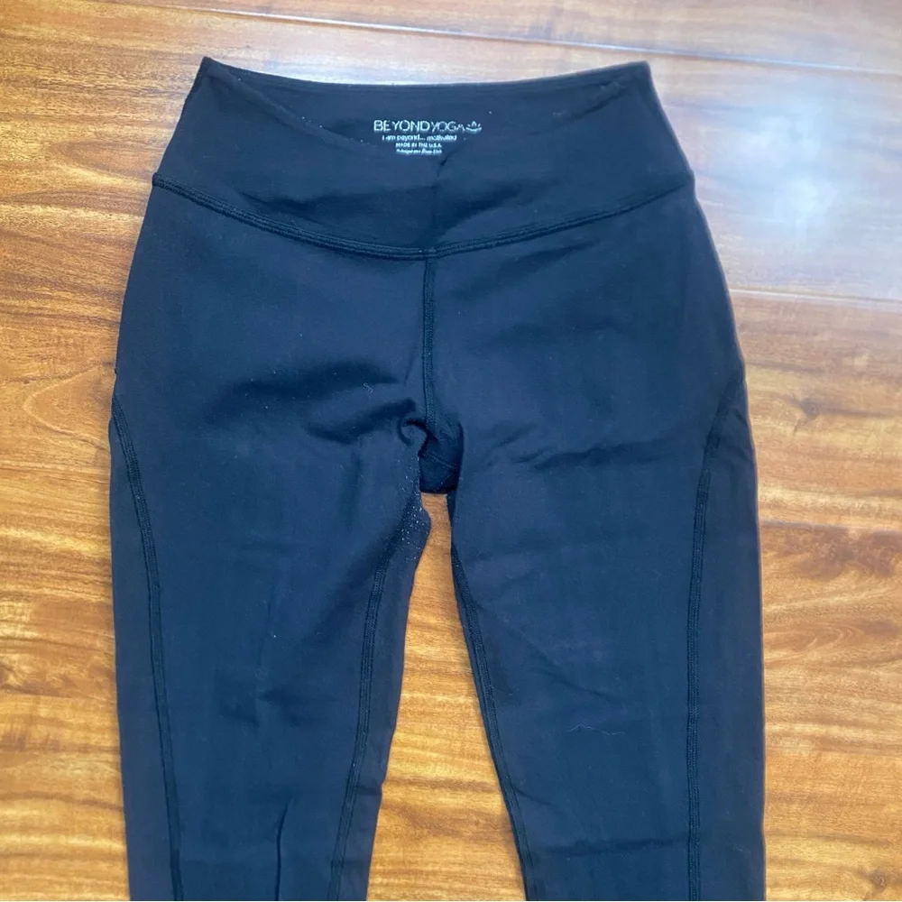 Beyond Yoga Women's Black Lowrise Leggings Size Medium Activewear Pilates Gym - Picture 3 of 16